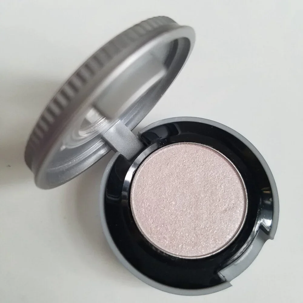 Urban Decay Cherry Eyeshadow